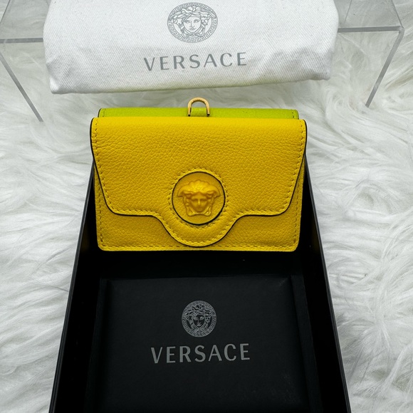 VERSACE Leather Wallet and Chain - Picture 11 of 16